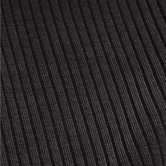 lululemon athletica Charcoal Ribbed Athletic Shorts cheeky 4 pockets elastic - Picture 7 of 13